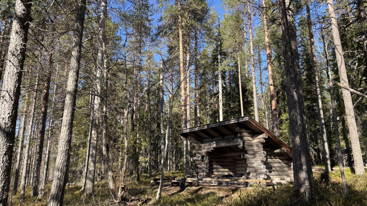 Kakslampisen laavu. Kuva: Inka Makkonen.
