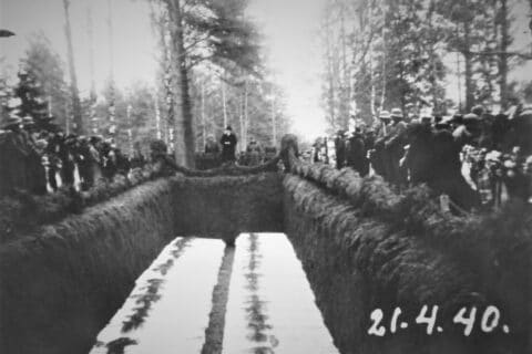 Kuhmon sankarihautajaiset 21. huhtikuuta 1940. Kuva Kuhmon Talvisotamuseo.
