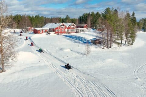 Moottorikelkkailua Kuhmossa 7 Snowmobiling in Kuhmo Arctic Lakeland