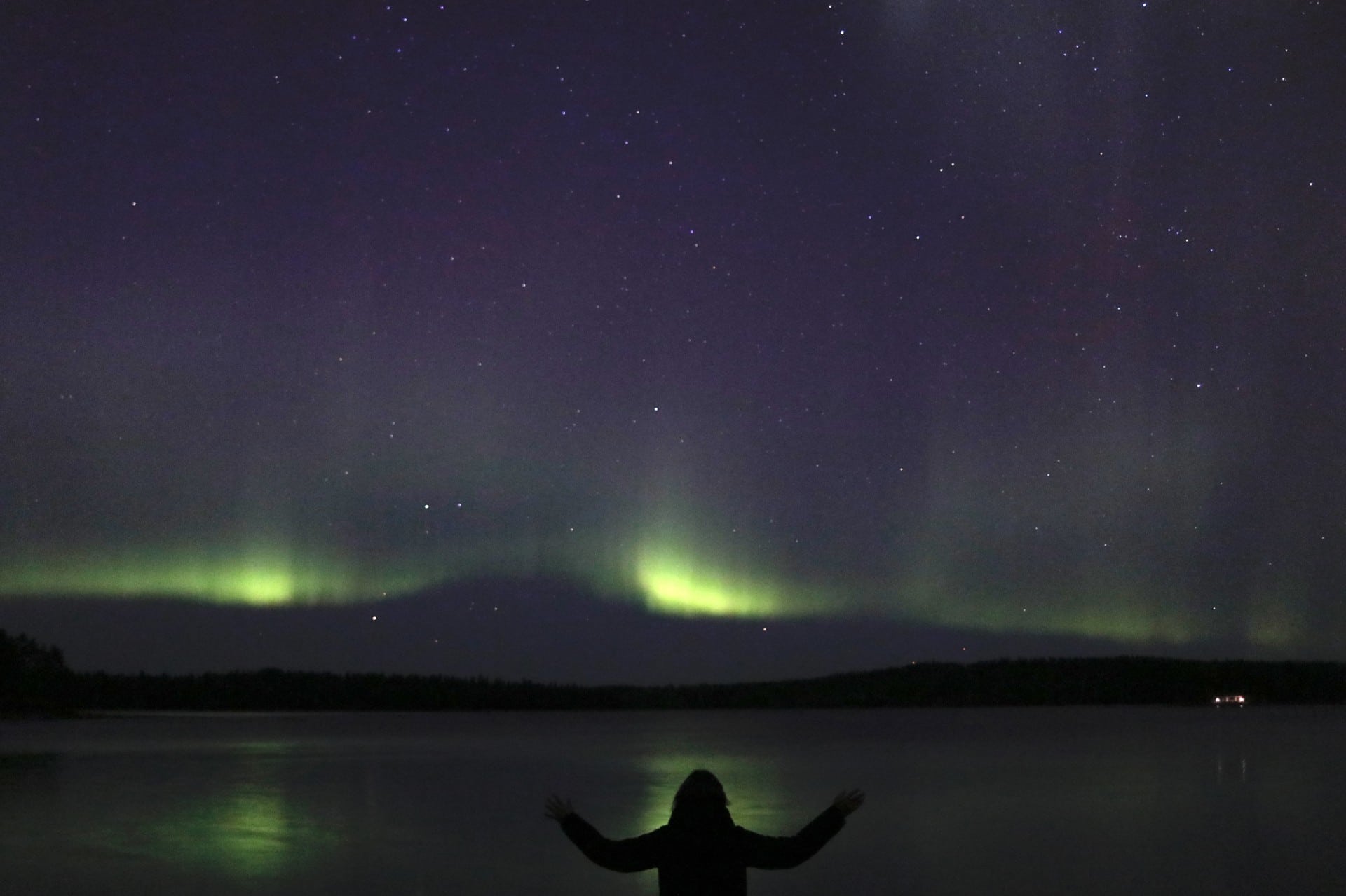 Northern lights in Kuhmo centre 2025. Inka Makkonen.